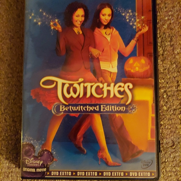 Twitches dvd - Picture 1 of 1